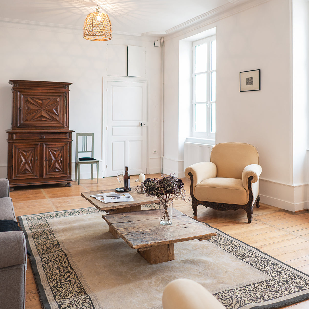 appartement-cellier-pommard-salon-wine-oenotourisme-degustation-sejour-bourgogne.webp