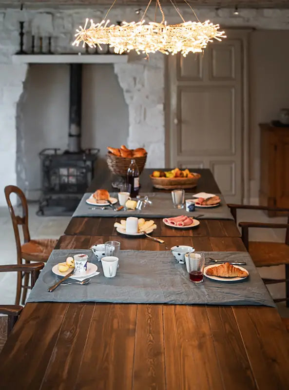 chambre-hote-petit-dejeuner-chateau-armand-heitz-mimande-bourgogne.webp