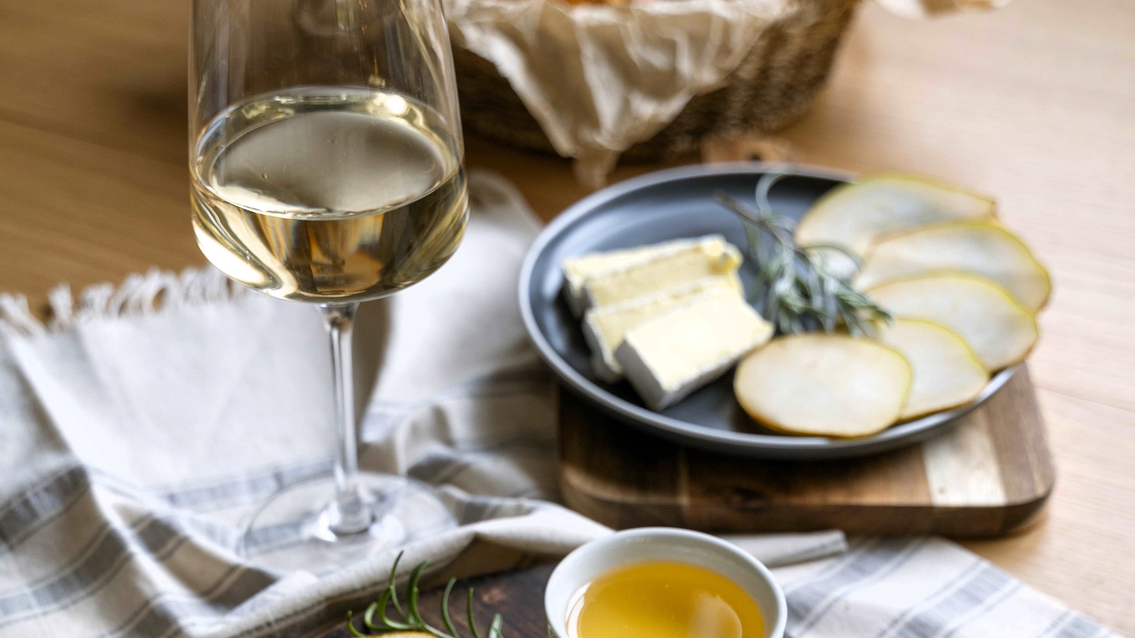 Vin, fromage, carafe