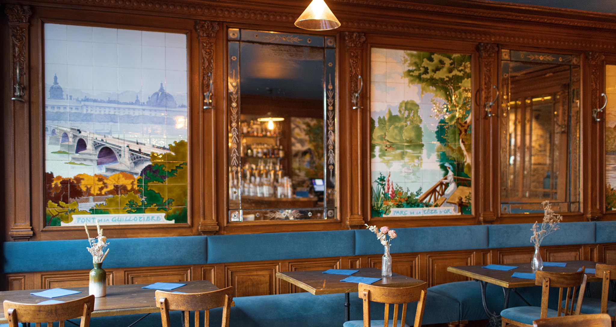Café du Rhône Lyon décor Armand Heitz
