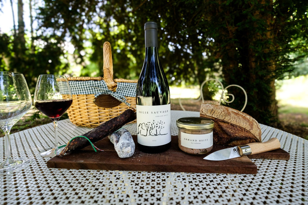 Coffret apéro Armand Heitz avec vin rouge gamay et pinot noir, Folie Sauvage, charcuterie fine et terrine artisanale