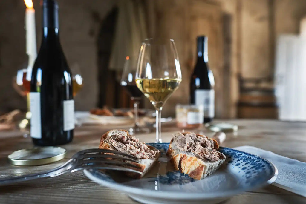 Bouteille de vin blanc cépage chardonnay Armand Heitz