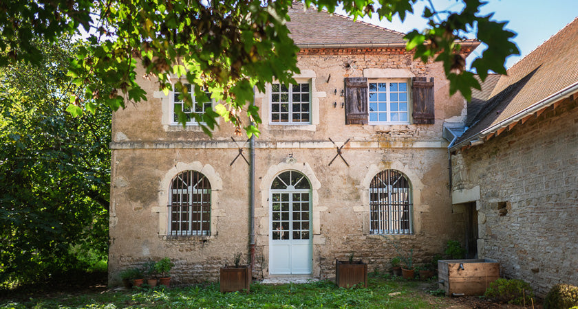 grange-salles-reception-chateau-armand-heitz-mimande-bourgogne-transformation-renovation-salle-reception-architecture-4.jpg