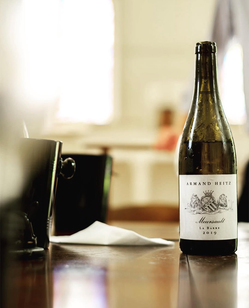 meursault-la-barre-village-bourgogne-vin-blanc-armand-heitz.webp