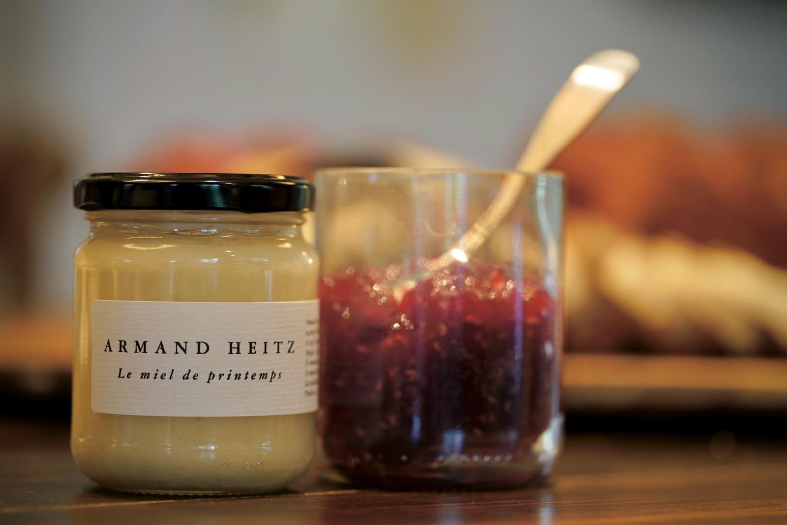 Miel et confiture faite maison au Château Armand Heitz, chambres d'hôtes en Bourgogne