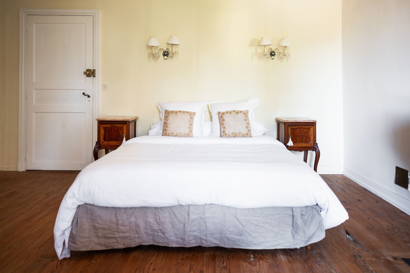La chambre blanche, chambre d'hôtes au Château Armand Heitz en Bourgogne