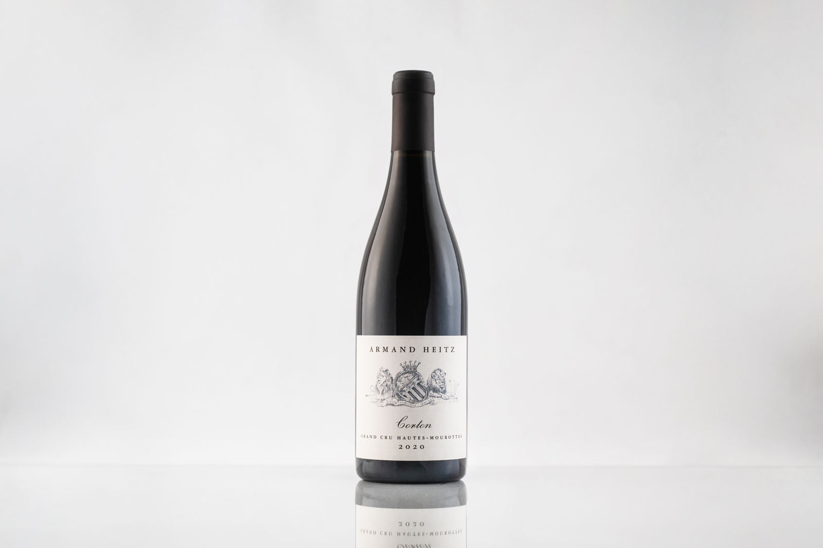 Bouteille de vin rouge de Bourgogne appellation Corton Grand Cru Hautes-Mourottes millésime 2020 Armand Heitz