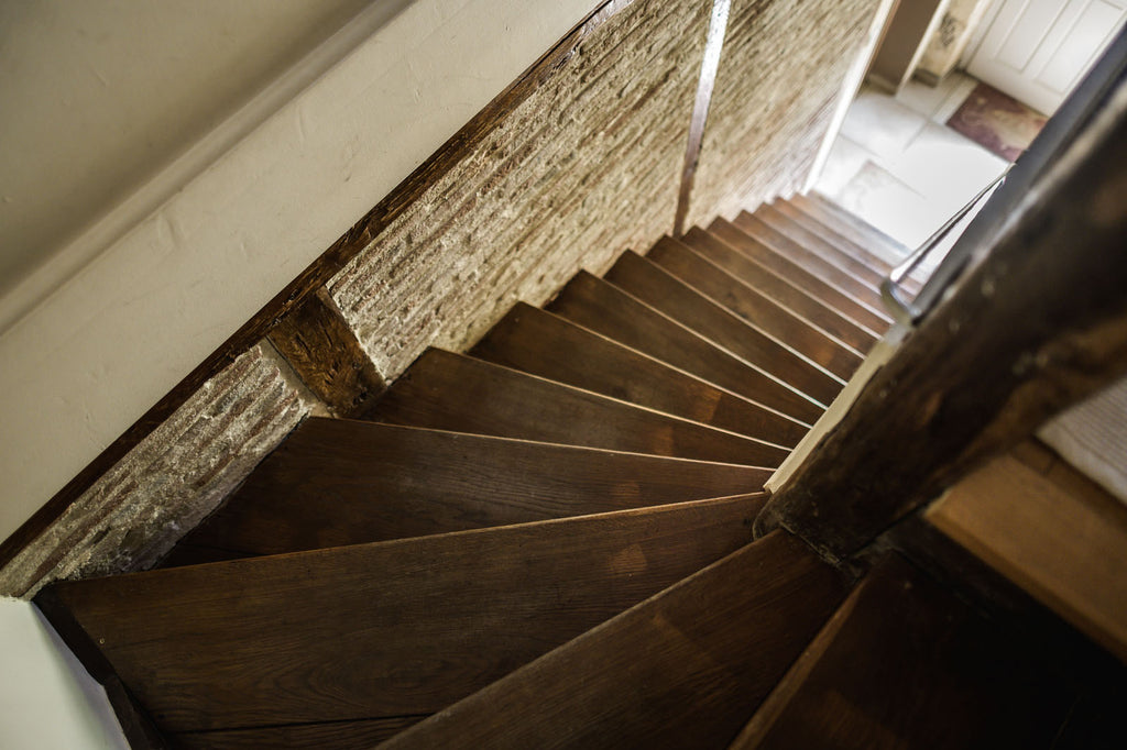 Escalier du gite de charme en Bourgogne au Château Armand Heitz
