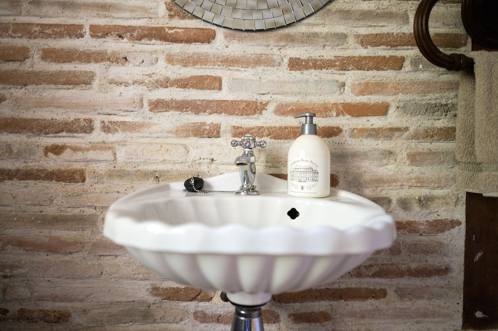 Lavabo du gite de charme en Bourgogne au Château Armand Heitz