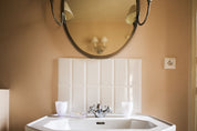 Lavabo de la chambre beige, chambre d'hôtes au Château Armand Heitz en Bourgogne